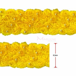 Passamanaria flor 4 fileiras com pérolas amarela por metro