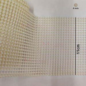 Manta de meia pérola marfim 4mm com largura de 11cm  em metro